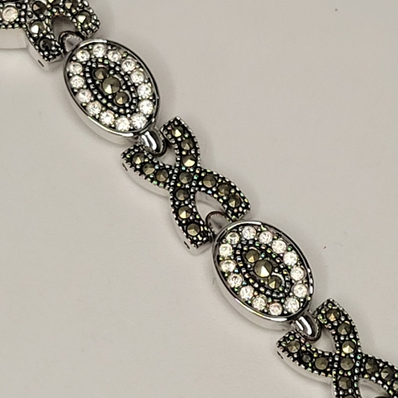 ▪︎Main Line Time Women's Watch - Picture 6 of 10